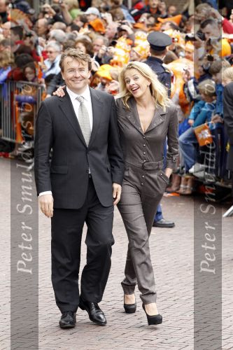 Wemeldinge/Middelburg  30 april 2010
Koningin Beatrix Prins Willem Alexander Prinses Maxima Prins Friso Prinses mabel Wisse Smit Prins Constantijn Prinses laurentien Pieter v Vollenhoven Prinses Margriet Prins Bernhard jr en Prinses Annette Prins Pieter Christiaan Prinses Anita Prins Floris en Prinses Aimee vieren koninginnedag.
Peter Smulders bv