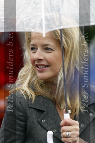 Wemeldinge/Middelburg  30 april 2010
Koningin Beatrix Prins Willem Alexander Prinses Maxima Prins Friso Prinses mabel Wisse Smit Prins Constantijn Prinses laurentien Pieter v Vollenhoven Prinses Margriet Prins Bernhard jr en Prinses Annette Prins Pieter Christiaan Prinses Anita Prins Floris en Prinses Aimee vieren koninginnedag.
Peter Smulders bv