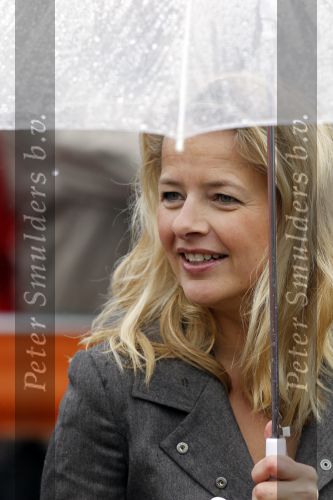 Wemeldinge/Middelburg  30 april 2010
Koningin Beatrix Prins Willem Alexander Prinses Maxima Prins Friso Prinses mabel Wisse Smit Prins Constantijn Prinses laurentien Pieter v Vollenhoven Prinses Margriet Prins Bernhard jr en Prinses Annette Prins Pieter Christiaan Prinses Anita Prins Floris en Prinses Aimee vieren koninginnedag.
Peter Smulders bv