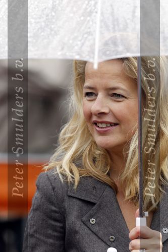 Wemeldinge/Middelburg  30 april 2010
Koningin Beatrix Prins Willem Alexander Prinses Maxima Prins Friso Prinses mabel Wisse Smit Prins Constantijn Prinses laurentien Pieter v Vollenhoven Prinses Margriet Prins Bernhard jr en Prinses Annette Prins Pieter Christiaan Prinses Anita Prins Floris en Prinses Aimee vieren koninginnedag.
Peter Smulders bv