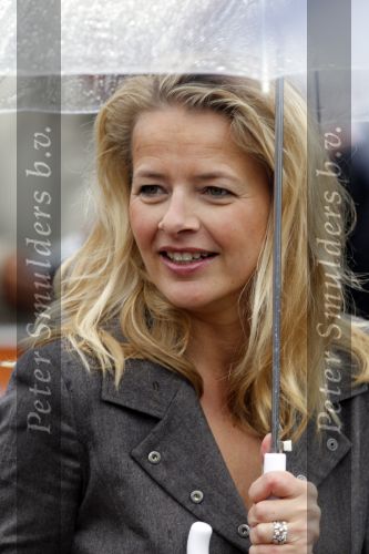 Wemeldinge/Middelburg  30 april 2010
Koningin Beatrix Prins Willem Alexander Prinses Maxima Prins Friso Prinses mabel Wisse Smit Prins Constantijn Prinses laurentien Pieter v Vollenhoven Prinses Margriet Prins Bernhard jr en Prinses Annette Prins Pieter Christiaan Prinses Anita Prins Floris en Prinses Aimee vieren koninginnedag.
Peter Smulders bv