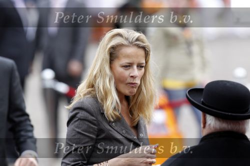 Wemeldinge/Middelburg  30 april 2010
Koningin Beatrix Prins Willem Alexander Prinses Maxima Prins Friso Prinses mabel Wisse Smit Prins Constantijn Prinses laurentien Pieter v Vollenhoven Prinses Margriet Prins Bernhard jr en Prinses Annette Prins Pieter Christiaan Prinses Anita Prins Floris en Prinses Aimee vieren koninginnedag.
Peter Smulders bv