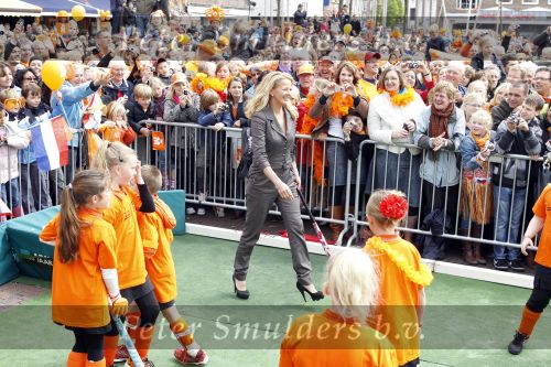 Wemeldinge/Middelburg  30 april 2010
Koningin Beatrix Prins Willem Alexander Prinses Maxima Prins Friso Prinses mabel Wisse Smit Prins Constantijn Prinses laurentien Pieter v Vollenhoven Prinses Margriet Prins Bernhard jr en Prinses Annette Prins Pieter Christiaan Prinses Anita Prins Floris en Prinses Aimee vieren koninginnedag.
Peter Smulders bv