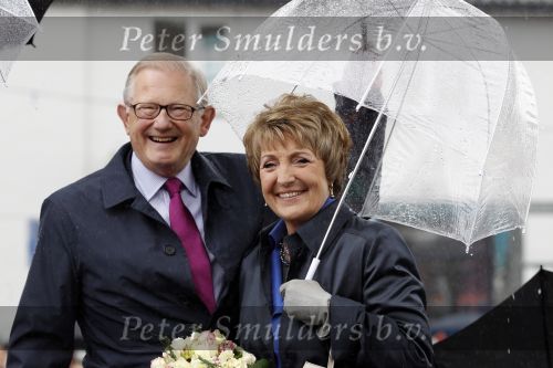 Wemeldinge/Middelburg  30 april 2010
Koningin Beatrix Prins Willem Alexander Prinses Maxima Prins Friso Prinses mabel Wisse Smit Prins Constantijn Prinses laurentien Pieter v Vollenhoven Prinses Margriet Prins Bernhard jr en Prinses Annette Prins Pieter Christiaan Prinses Anita Prins Floris en Prinses Aimee vieren koninginnedag.
Peter Smulders bv