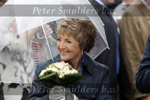 Wemeldinge/Middelburg  30 april 2010
Koningin Beatrix Prins Willem Alexander Prinses Maxima Prins Friso Prinses mabel Wisse Smit Prins Constantijn Prinses laurentien Pieter v Vollenhoven Prinses Margriet Prins Bernhard jr en Prinses Annette Prins Pieter Christiaan Prinses Anita Prins Floris en Prinses Aimee vieren koninginnedag.
Peter Smulders bv