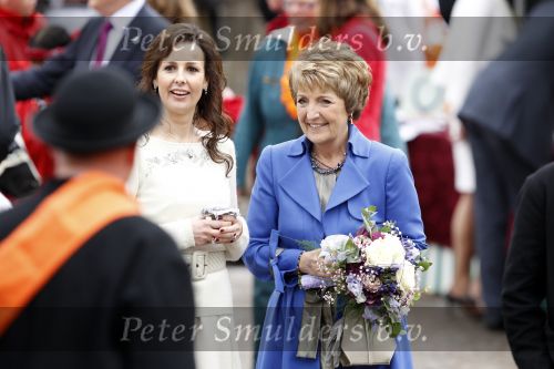 Wemeldinge/Middelburg  30 april 2010
Koningin Beatrix Prins Willem Alexander Prinses Maxima Prins Friso Prinses mabel Wisse Smit Prins Constantijn Prinses laurentien Pieter v Vollenhoven Prinses Margriet Prins Bernhard jr en Prinses Annette Prins Pieter Christiaan Prinses Anita Prins Floris en Prinses Aimee vieren koninginnedag.
Peter Smulders bv