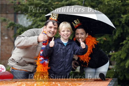 Wemeldinge/Middelburg  30 april 2010
Koningin Beatrix Prins Willem Alexander Prinses Maxima Prins Friso Prinses mabel Wisse Smit Prins Constantijn Prinses laurentien Pieter v Vollenhoven Prinses Margriet Prins Bernhard jr en Prinses Annette Prins Pieter Christiaan Prinses Anita Prins Floris en Prinses Aimee vieren koninginnedag.
Peter Smulders bv