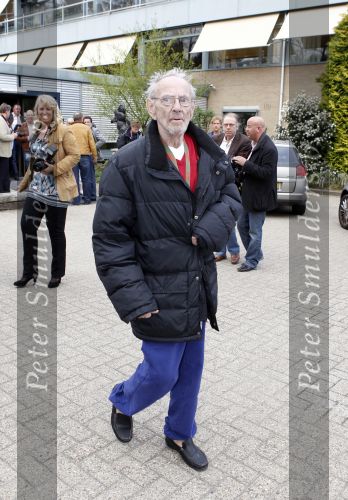 Laren 19 april 2010
Presentatie boek en de 85 e verjaardag van Johnny Kraaijkamp sr in het Rosa Spier huis. Rijk de Gooijer
Peter Smulders bv