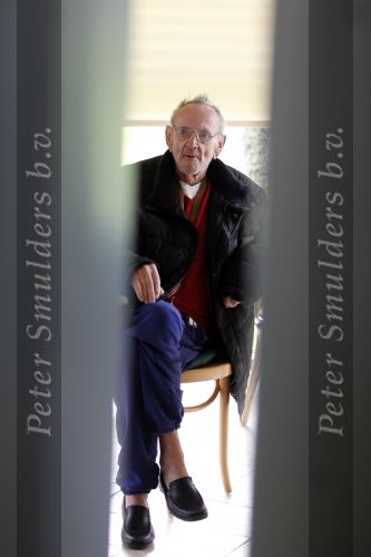 Laren 19 april 2010
Presentatie boek en de 85 e verjaardag van Johnny Kraaijkamp sr in het Rosa Spier huis. Rijk de Gooijer met zijn verzorgster
Peter Smulders bv