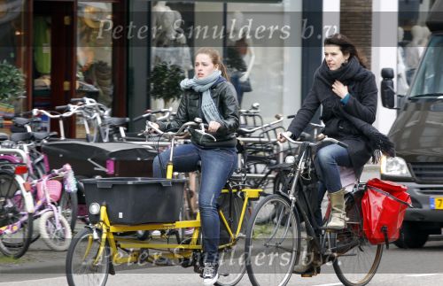 Amsterdam 16 april 2010
Susan Visser met ... op fiets in Amsterdam.
Peter Smulders bv