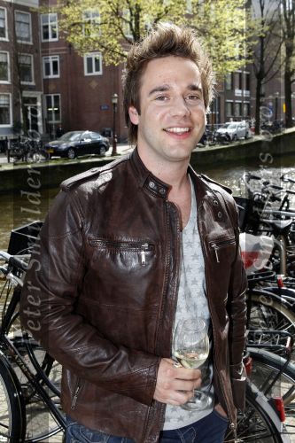 Amsterdam 21 april 2010
Presentatie boek Bastiaan v Schaijk bij George. Vincent v Essen met partner
Peter Smulders bv