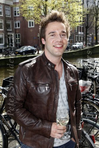 Amsterdam 21 april 2010
Presentatie boek Bastiaan v Schaijk bij George. Vincent v Essen met partner
Peter Smulders bv