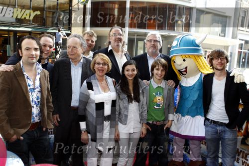 Amsterdam 18 april 2010
Premiere Wickie de Viking in Tuschinski. Stemmen cast met oa Frans Bauer Jack Wouterse Paul Haenen Ernst Daniel Smid Giel Beelen Gerard Ekdom en Ralf Mackenbach
Peter Smulders bv