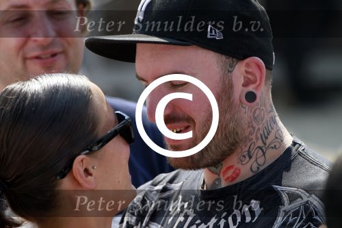 Amsterdam 30 april 2011
Radio 538 met koninginnedag concert op het museumplein. Ben Saunders met vriendin
Peter Smulders bv