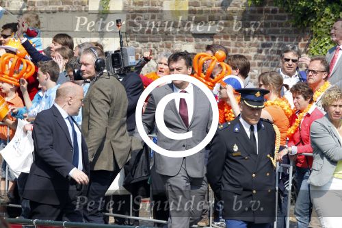 Thorn en Weert 30 april 2011
Koninginnedag in Limburg . Aanwezige zijn Koningin Beatrix Prins Willem Alexander Prinses Maxima Friso Mabel Wisse Smit Constantijn Laurentien Pieter v Vollenhoven Prinses Margriet Prins Maurits Prinses Marilene Bernhard Jr Annette Pieter Christiaan Anita Floris en Aimee. Bertus Holkema
Peter Smulders bv