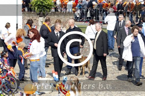 Thorn en Weert 30 april 2011
Koninginnedag in Limburg . Aanwezige zijn Koningin Beatrix Prins Willem Alexander Prinses Maxima Friso Mabel Wisse Smit Constantijn Laurentien Pieter v Vollenhoven Prinses Margriet Prins Maurits Prinses Marilene Bernhard Jr Annette Pieter Christiaan Anita Floris en Aimee. Beveiliging Koninklijke familie
Peter Smulders bv