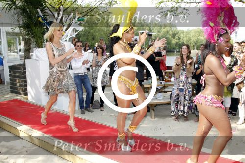 Amsterdam 26 april 2011
Presentatie TC WOW Beach by Daphne Deckers op strand zuid.
Peter Smulders bv