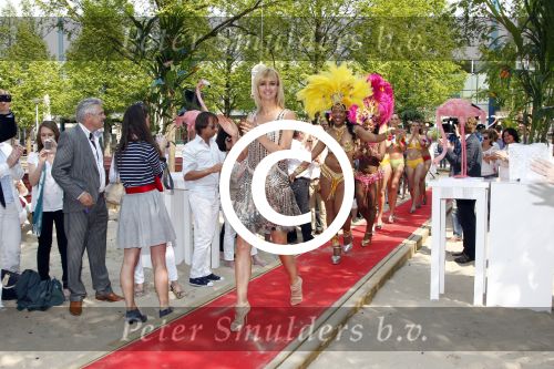 Amsterdam 26 april 2011
Presentatie TC WOW Beach by Daphne Deckers op strand zuid.
Peter Smulders bv