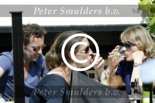 Amsterdam 26 april 2011
Kluun met zijn vrouw op terras.
Peter Smulders bv