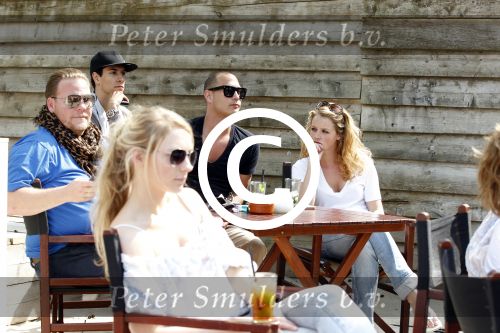 Amsterdam 26 april 2011
Liza Sips met vriend op strand zuid.
Peter Smulders bv