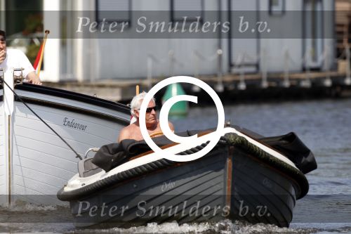 Vreeland 24 april 2011
Marco bakker met zijn sloep/boot op de vecht. Hij sleept een andere boot die pech heeft.
Peter Smulders bv