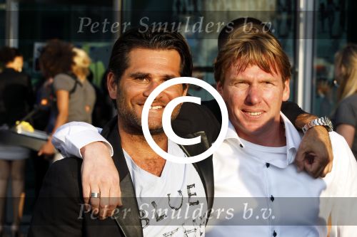 Amsterdam 26 april 2011
Premiere to fast & Furious in Pathe arena met aan wezig hoofdrolspelers Paul Walker en Dwayne Johnson. Micha Noot met kennis
Peter Smulders bv
