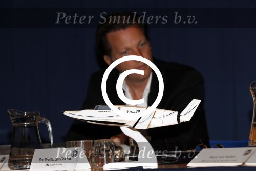 Amsterdam 12 april 2011
Presentatie Space Expedition Curacao door Michiel Mol Ben Droste Harry v Hulten en de astronaut ick Searfoss. Vanaf 2014 kunne mensen vanaf Curacao de ruimte in.
Peter Smulders bv
