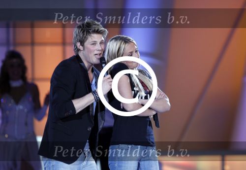 Ede 15 april 2011
Finale van Sterren dansen op het ijs met Michael Boogert en Jenny Smit. Gerard Joling en Nance Cooolen presenteren het programma. Tim Douwsema en Monique Smit
Peter Smulders bv
