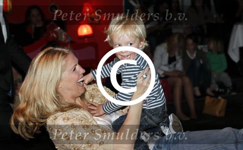 Amsterdam 13 april 2011
Mama van het jaar verkiezing in Panama. Nance Coolen met zoon Robin
Peter Smulders bv