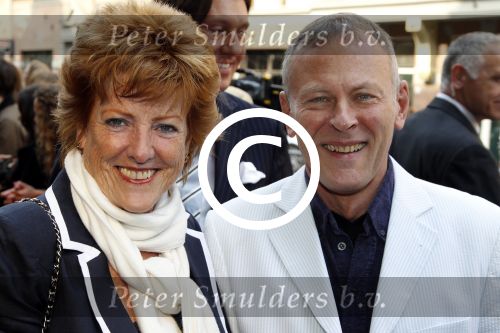 Amsterdam 17 april 2011
Premiere Zorro in het nieuwe de la mar theater. pamela Teves met een vriend
Peter Smulders bv
