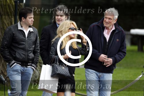 Amsterdam 7 april 2011
Surprise feestje voor Patricia Paay haar 62e verjaardag bij het Hilton hotel.
oa aanwezig haar vader en moeder vriend Nicky v Dam schoonvader zus Yvonne Keeley met dochter en John en Loes v Katwijk. Ze varen met boot door de grachten.
Peter Smulders bv
Peter Smulders bv
