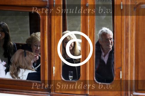 Amsterdam 7 april 2011
Surprise feestje voor Patricia Paay haar 62e verjaardag bij het Hilton hotel.
oa aanwezig haar vader en moeder vriend Nicky v Dam schoonvader zus Yvonne Keeley met dochter en John en Loes v Katwijk. Ze varen met boot door de grachten.
Peter Smulders bv
Peter Smulders bv