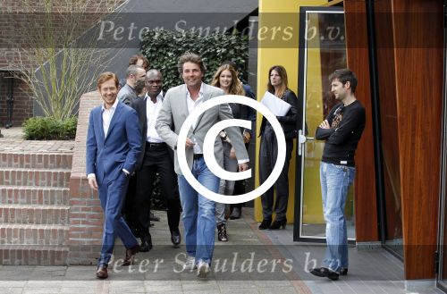 Amsterdam 7 april 2011
Presentatie cast Nova Zembla bij het Hilton. Reinout Oerlemans is regisseur en producent en Doutzen Kroes en Robert de Hoog spelen oa in de film.
Peter Smulders bv