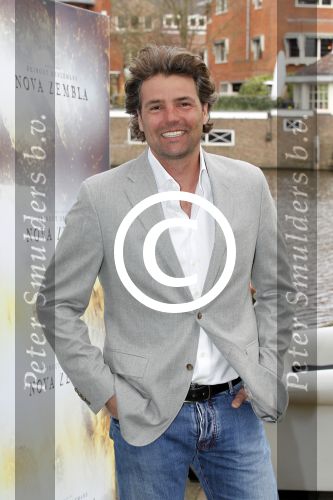 Amsterdam 7 april 2011
Presentatie cast Nova Zembla bij het Hilton. Reinout Oerlemans is regisseur en producent en Doutzen Kroes en Robert de Hoog spelen oa in de film.
Peter Smulders bv