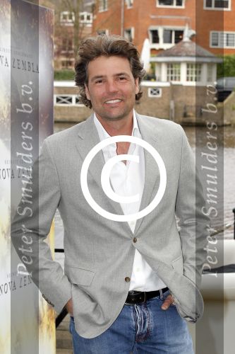 Amsterdam 7 april 2011
Presentatie cast Nova Zembla bij het Hilton. Reinout Oerlemans is regisseur en producent en Doutzen Kroes en Robert de Hoog spelen oa in de film.
Peter Smulders bv