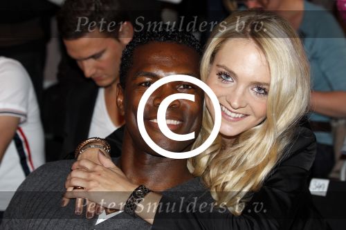 Ede 15 april 2011
Finale van Sterren dansen op het ijs met Michael Boogert en Jenny Smit. Gerard Joling en Nance Cooolen presenteren het programma. Remy Bonjasky met vriendin en Buddha to Buddha armband
Peter Smulders bv