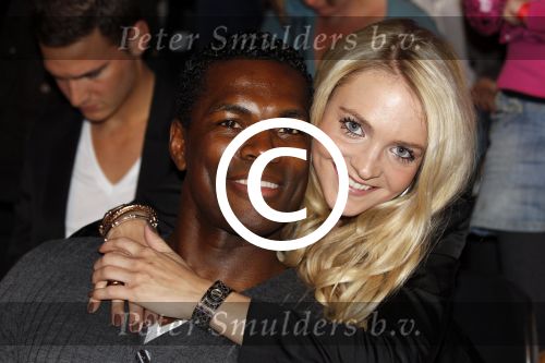 Ede 15 april 2011
Finale van Sterren dansen op het ijs met Michael Boogert en Jenny Smit. Gerard Joling en Nance Cooolen presenteren het programma. Remy Bonjasky met vriendin en Buddha to Buddha armband
Peter Smulders bv