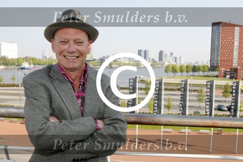 Rotterdam 18 april 2011
Presentatie cd Sjoerd Pleijsier op de boot SS Rotterdam.
Peter Smulders bv