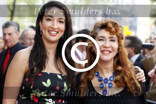 Amsterdam 17 april 2011
Premiere Zorro in het nieuwe de la mar theater. Soundos el Ahmadi met moeder
Peter Smulders bv