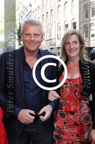 Amsterdam 17 april 2011
Premiere Zorro in het nieuwe de la mar theater. Sybrand Niessen met vriendin
Peter Smulders bv