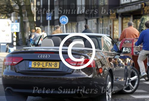 Amsterdam 8 april 2011
Sylvana Simons in haar audi Cabrio.
Peter Smulders bv