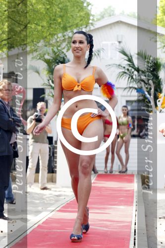 Amsterdam 26 april 2011
Presentatie TC WOW Beach by Daphne Deckers op strand zuid.
Peter Smulders bv