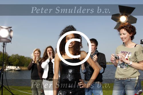 Naarden 18 april 2011
DE X factor finalisten van seizoen 2011 met oa Ralf Wienk Tania Christopher Rochelle Perts Jessica Mougin Adlicious Simran Sway Tim Suyderhoud en Ed Ruyer op rode loper bij golfclub.
Peter Smulders bv