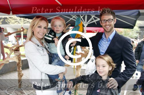 Amsterdam 16 april 2011
Premiere Rio bij pathe Arena. Charly Luske Tanja Jess met zoons
Peter Smulders bv