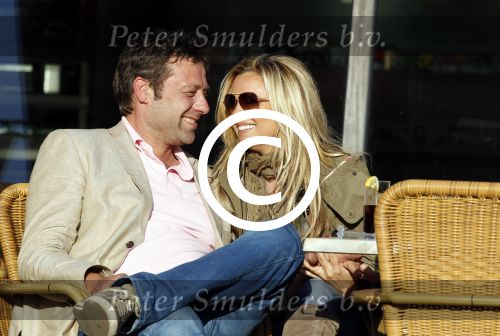 Amsterdam 6 april 2011
Tatjana Simic met haar vriend Peter Mijnen bij de bosbaan.
Peter Smulders bv