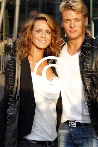 Amsterdam 26 april 2011
Premiere to fast & Furious in Pathe arena met aan wezig hoofdrolspelers Paul Walker en Dwayne Johnson. Thomas Berge met ( een) vriendin hand in hand
Peter Smulders bv