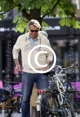 Amsterdam 21 april 2011
Ursul de Geer op de cornelis schuytstraat.
Peter Smulders bv