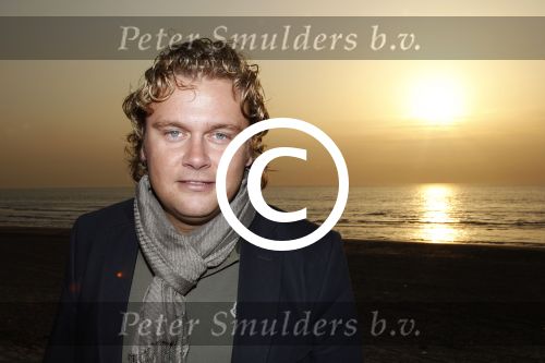 Bloemendaal 11 april 2011
Presentatie cd Joel Geleynse bij strandtent vroeger. Wesley Bronkhorst
Peter Smulders bv