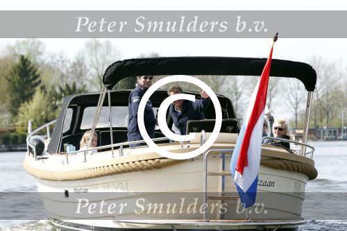 Nigtevecht 10 april 2011
Wolter Kroes met zijn vrouw zoon en vrienden aan het varen op de vecht.
Peter Smulders bv