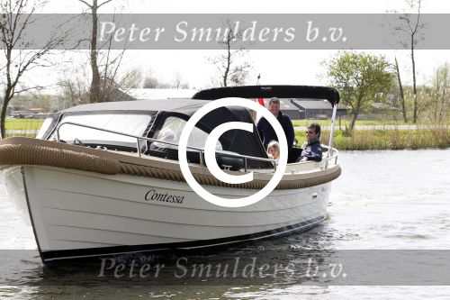 Nigtevecht 10 april 2011
Wolter Kroes met zijn vrouw zoon en vrienden aan het varen op de vecht.
Peter Smulders bv